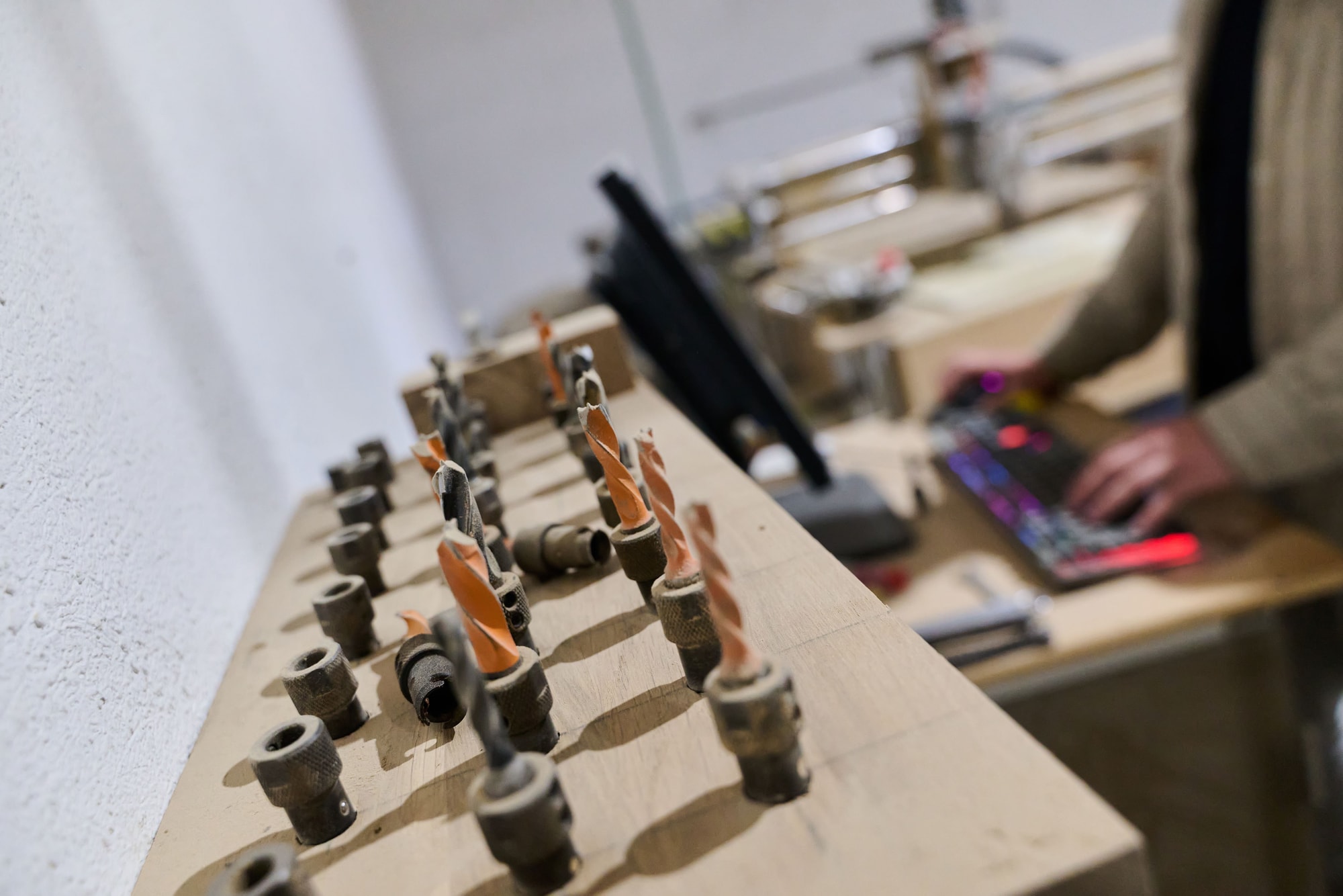 CNC operater na proizvodnoj liniji